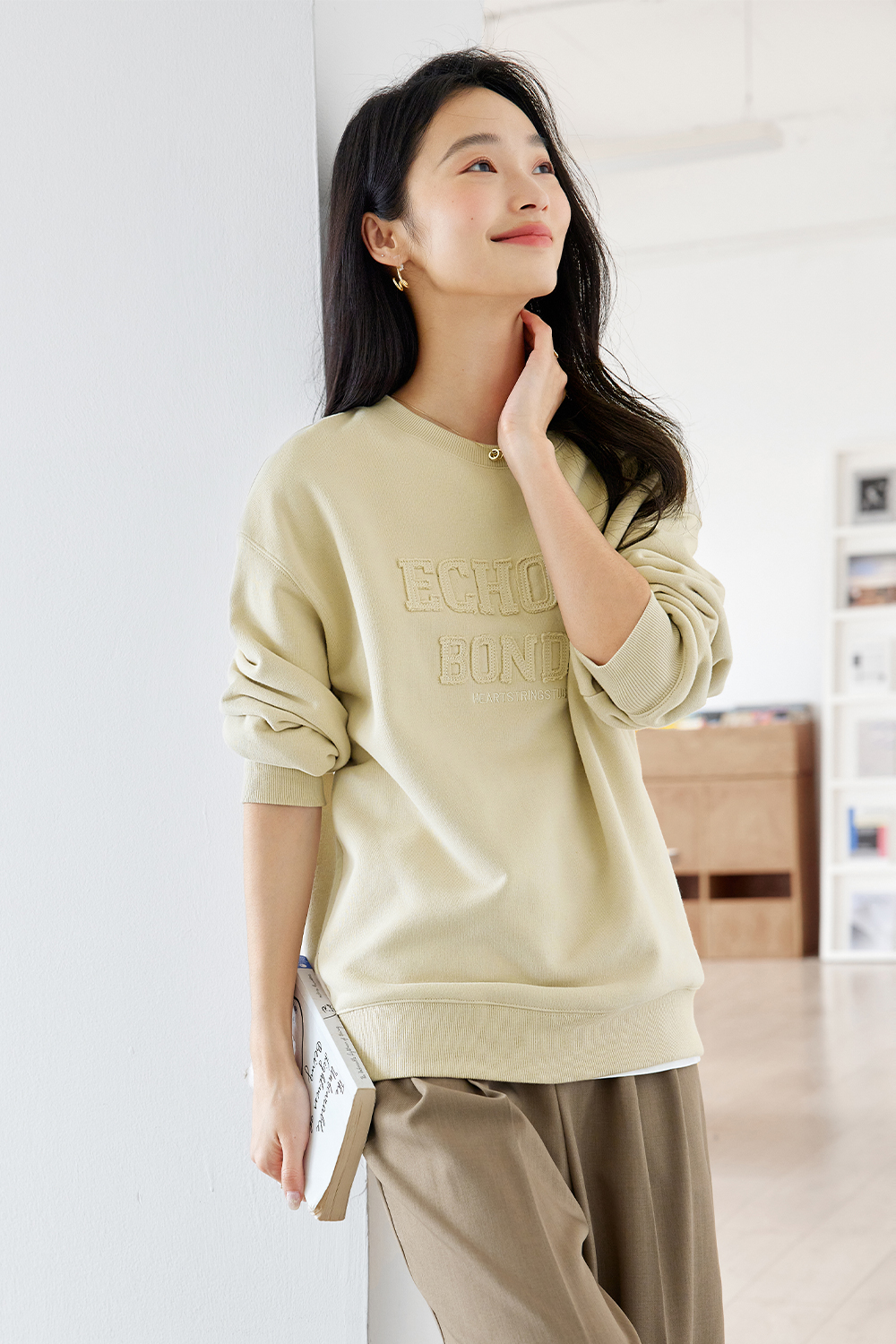 Exquisite patch embroidered casual sweatshirt-VIMLYSTORE
