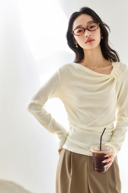 Simple Knotted Long-Sleeved T-Shirt