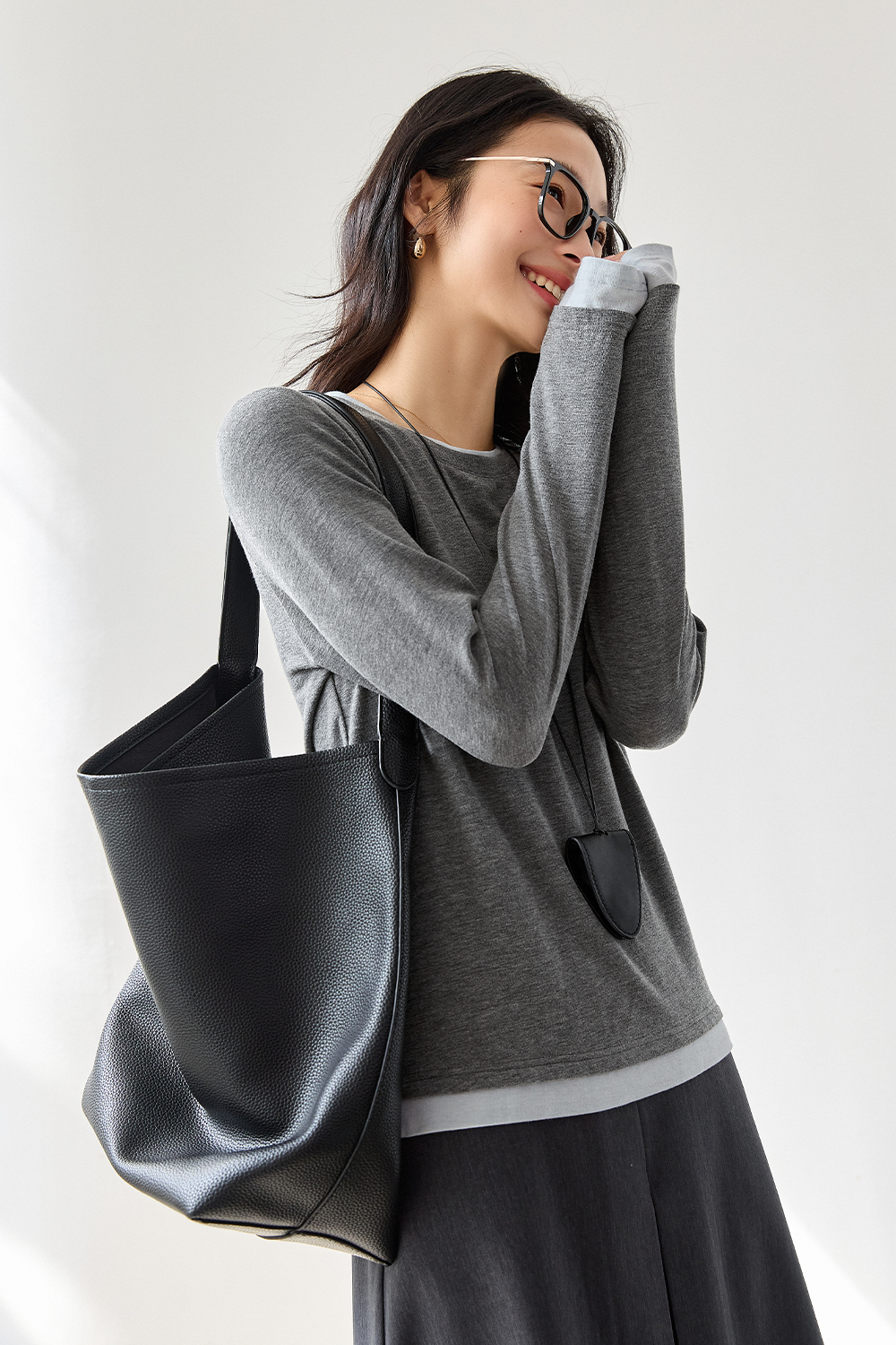 Contrast Color Round Neck T-Shirt-VIMLYSTORE