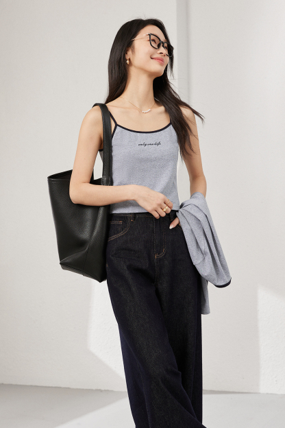 Simple Contrasting Knitted Two-Piece Suit