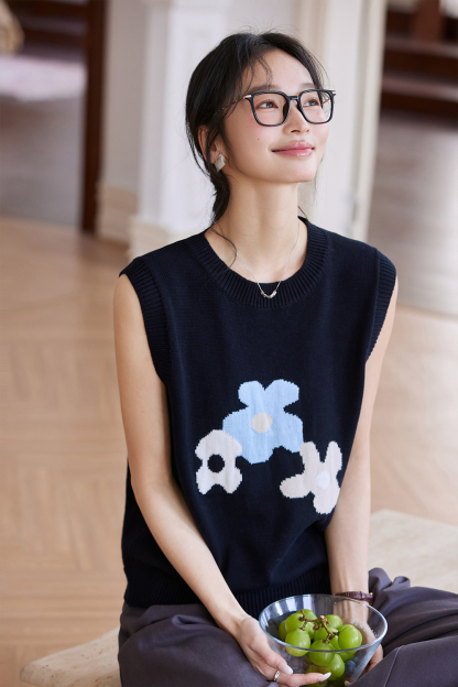 Simple Floral Knitwear