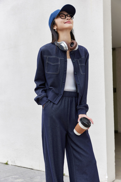 Contrasting Exposed Stitch Knitted Suit