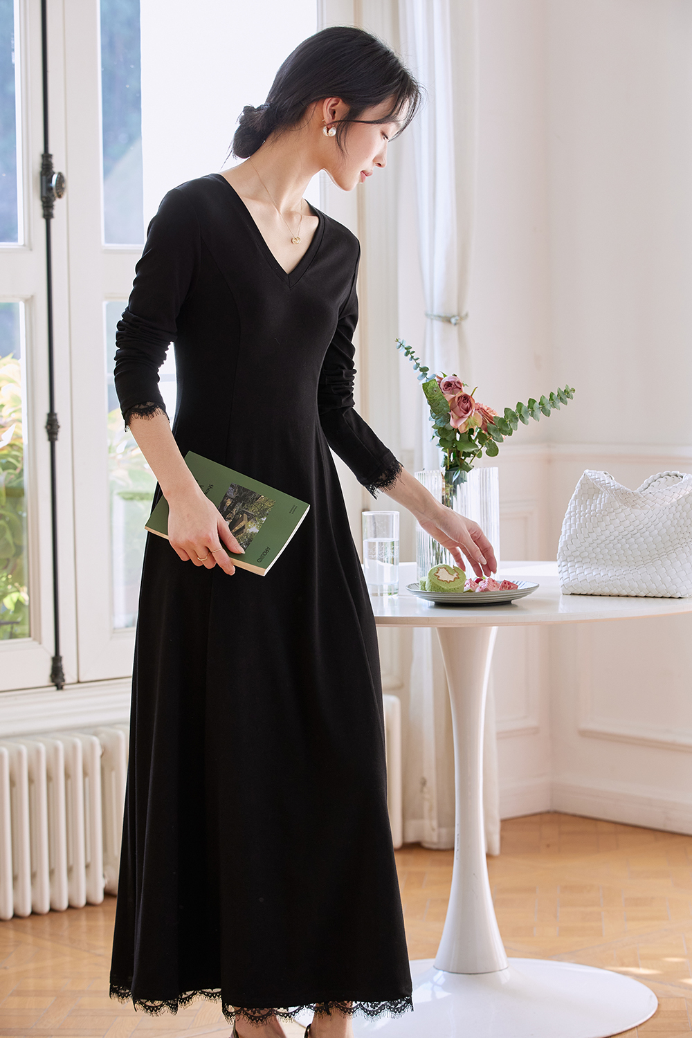 Elegant Black Lace Hem Dress