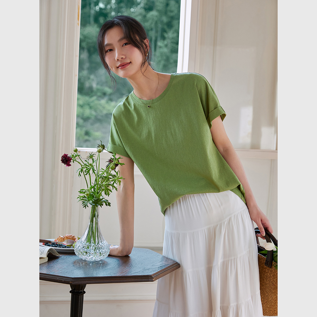 Round Neck Solid Color T-Shirt