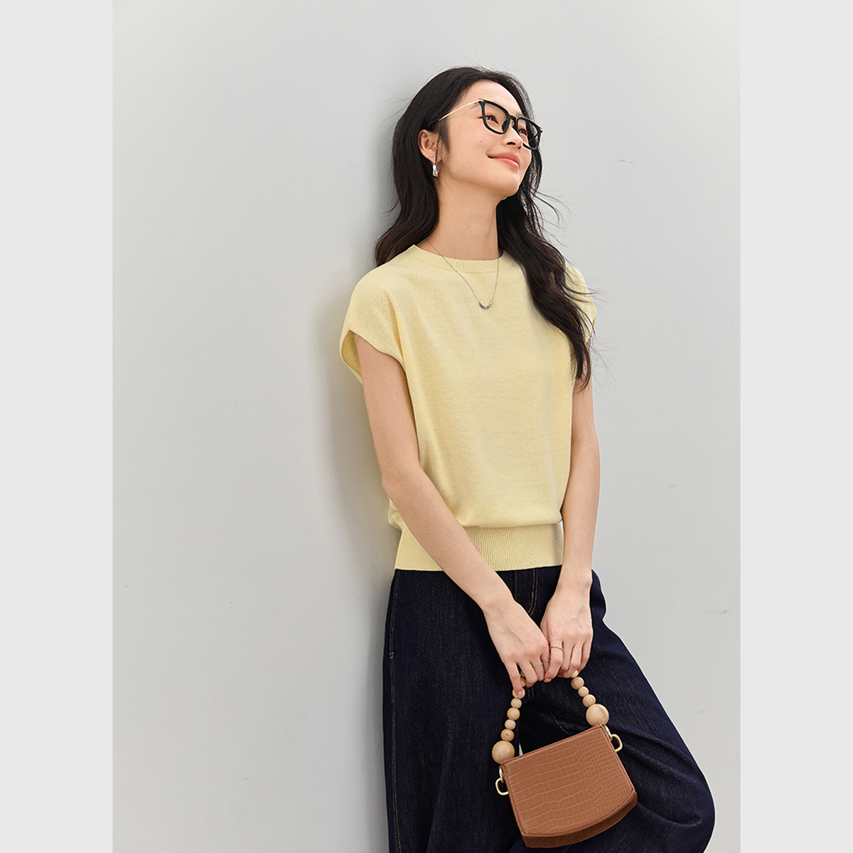 Sleeveless Round Neck Sweater