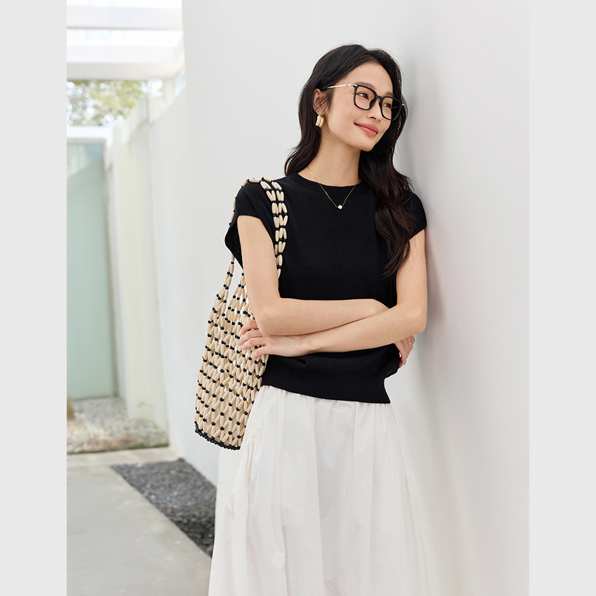 Sleeveless Round Neck Sweater