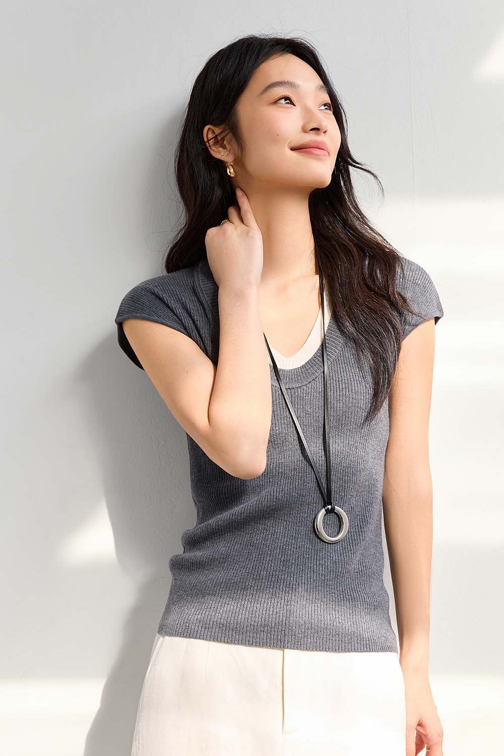 Minimalist Contrast Color Slim Sweater