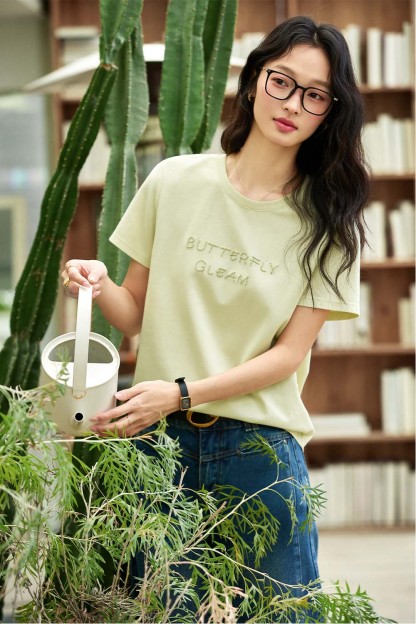 Embossed Texture Feel Embroidered T-Shirt