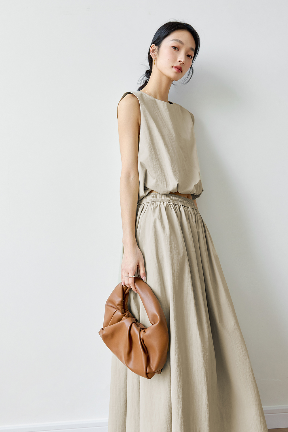 Round Neck Sleeveless Skirt Suit