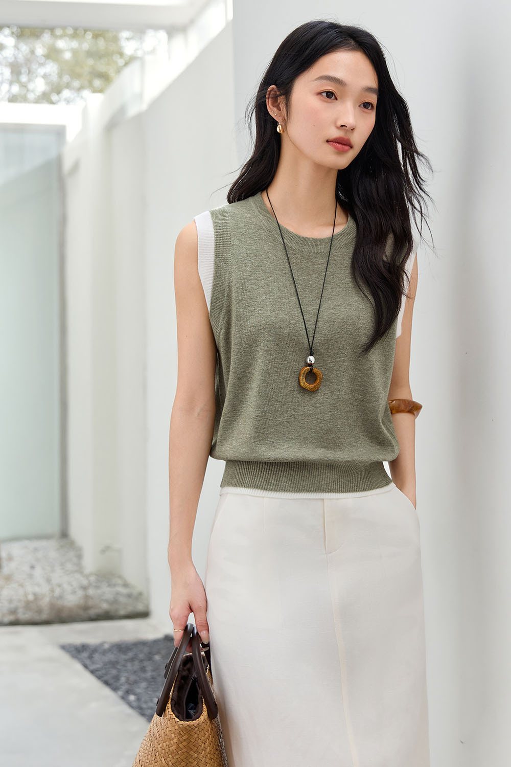Round Neck Sleeveless Loose Knit Sweater