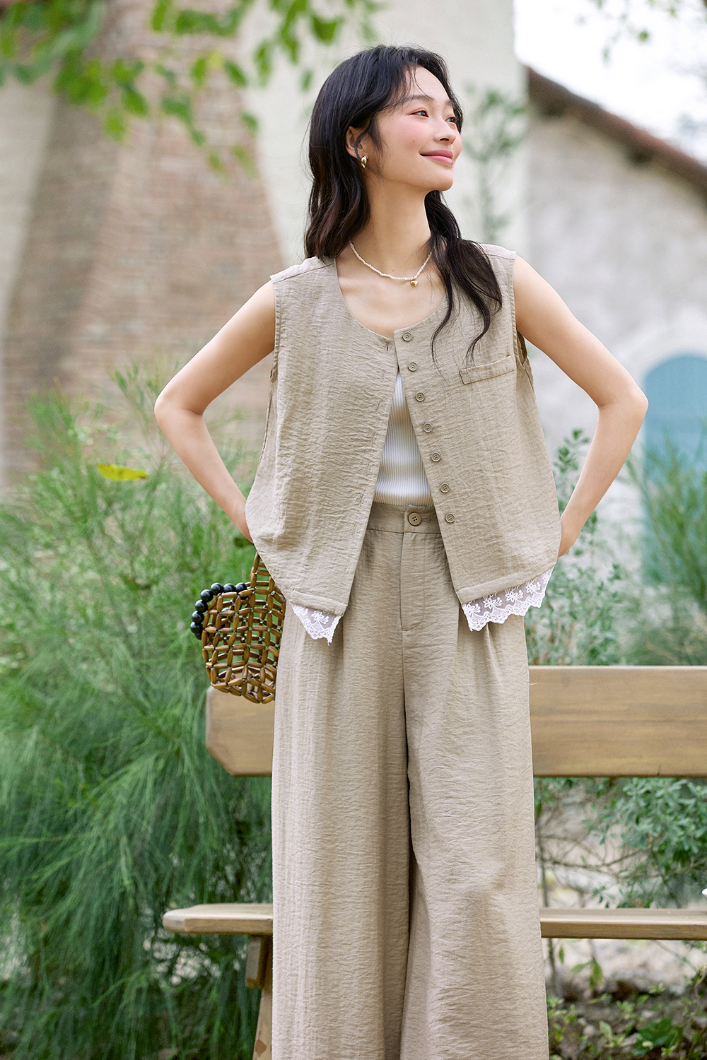 Wrinkled Lace Vest Suit