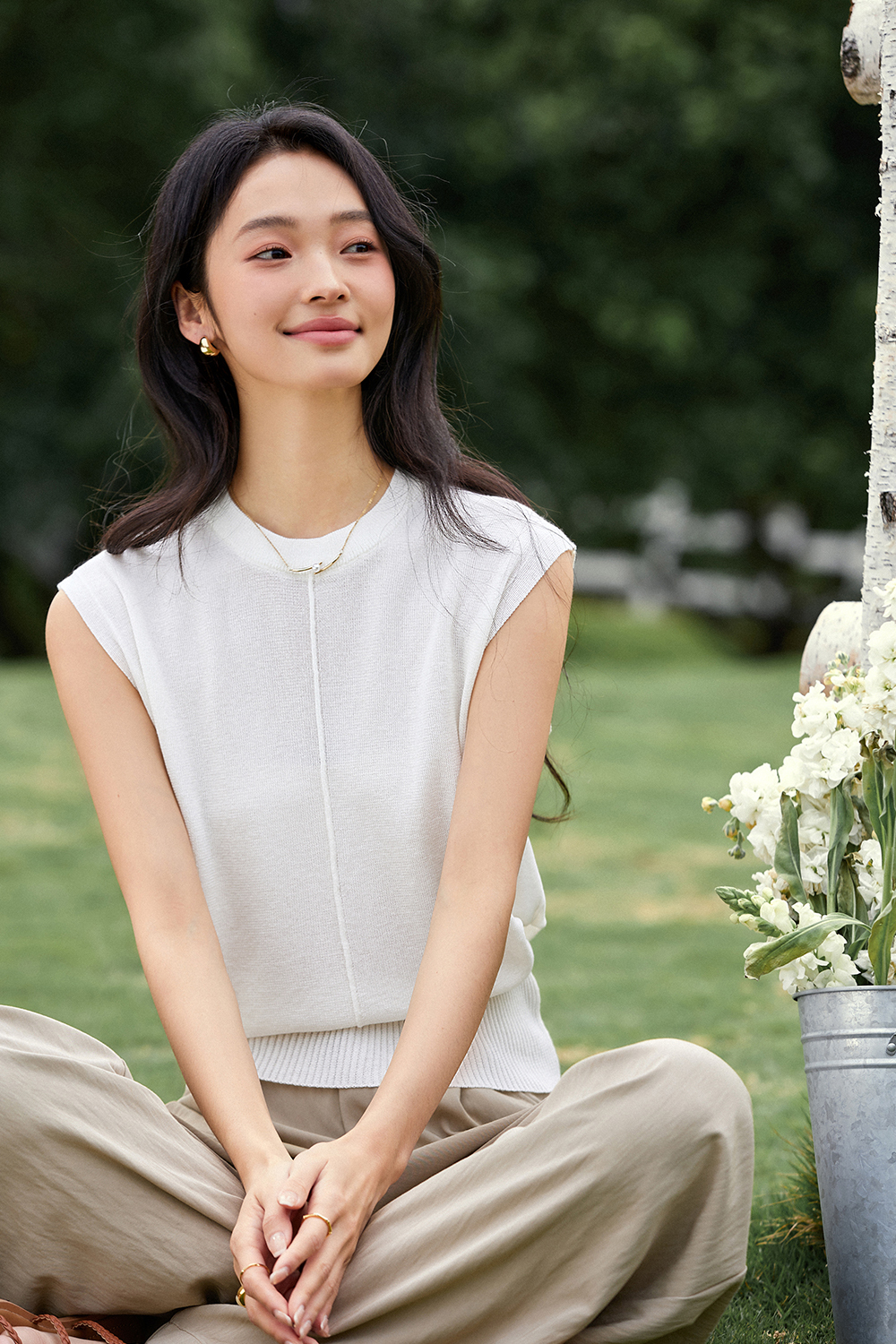 Round Neck High Elastic Sleeveless Sweater