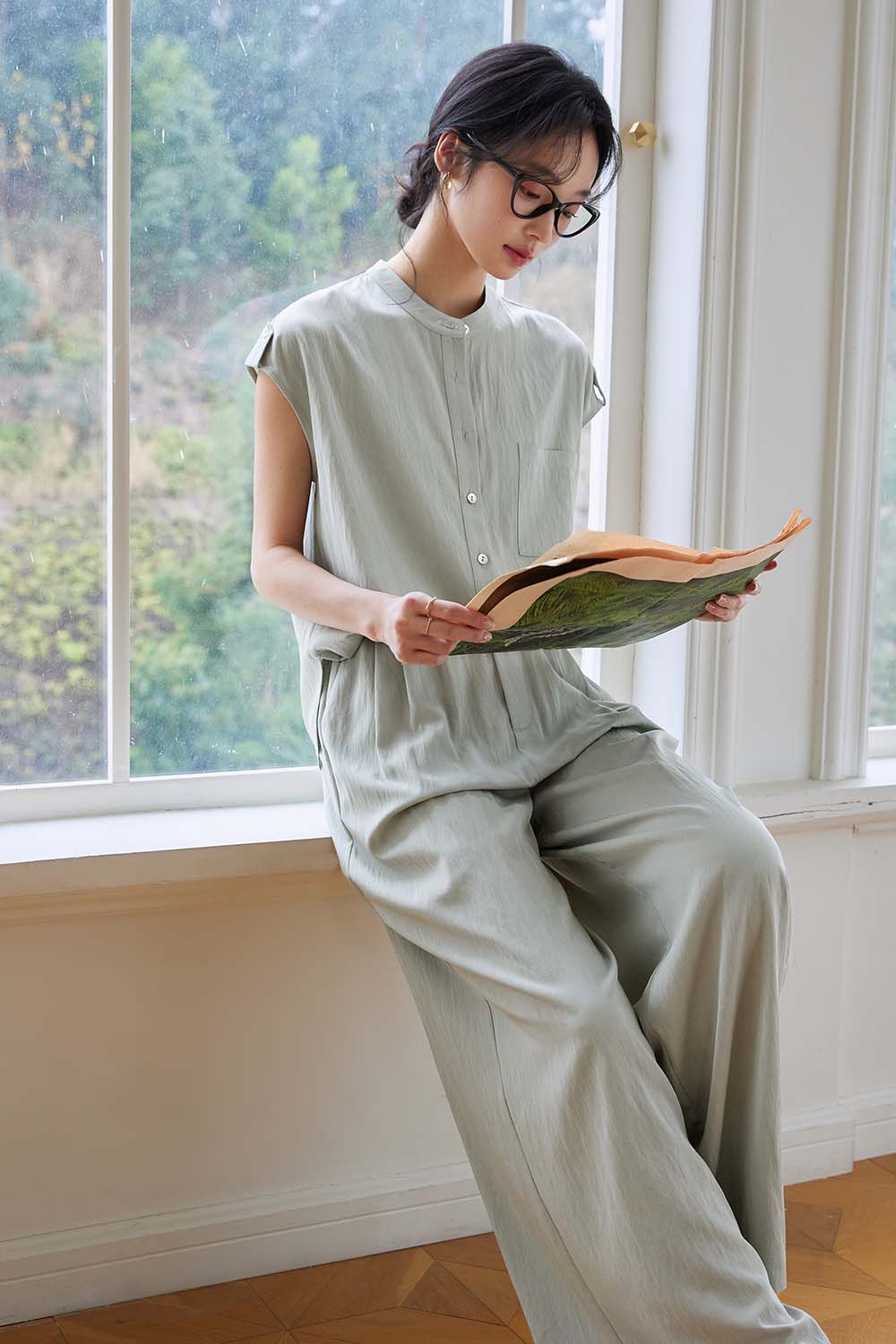 Comfortable Sleeveless Commuter Suit
