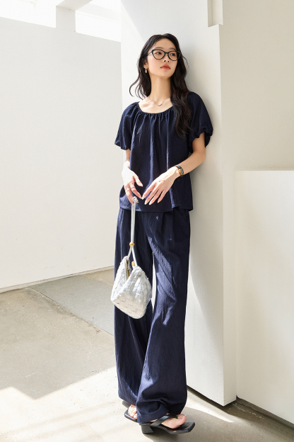 Simple-Chic Puff-Sleeve Top with High-Waist Wide-Leg Pants Set