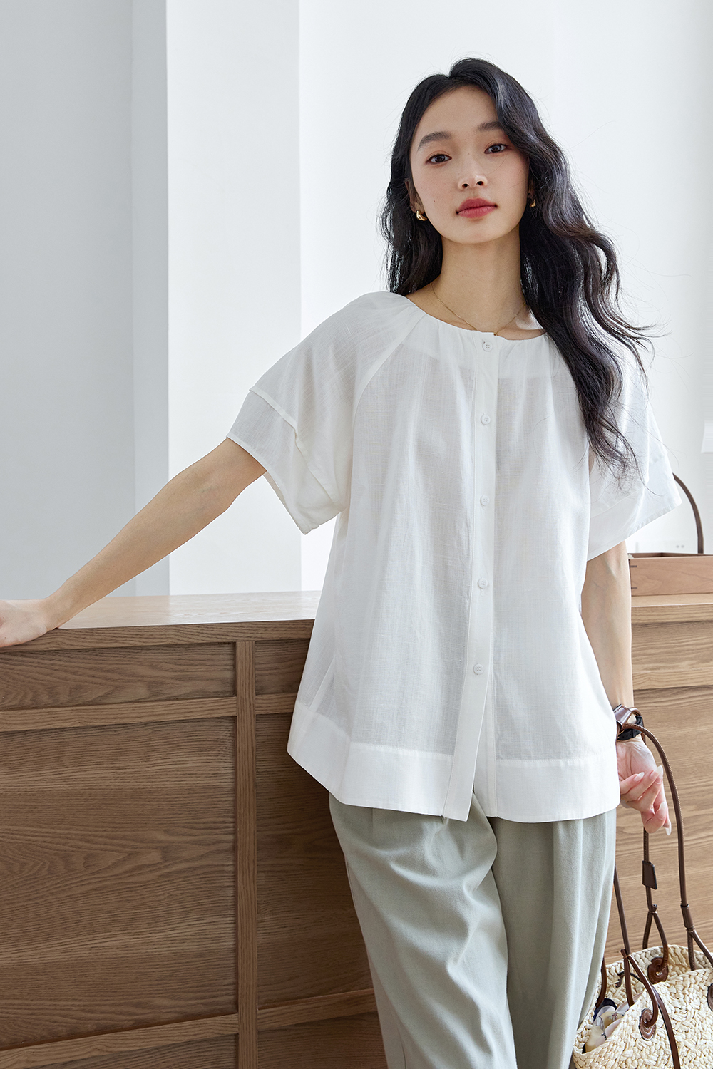 Minimalist Commute Textured Shirt with Round Neck