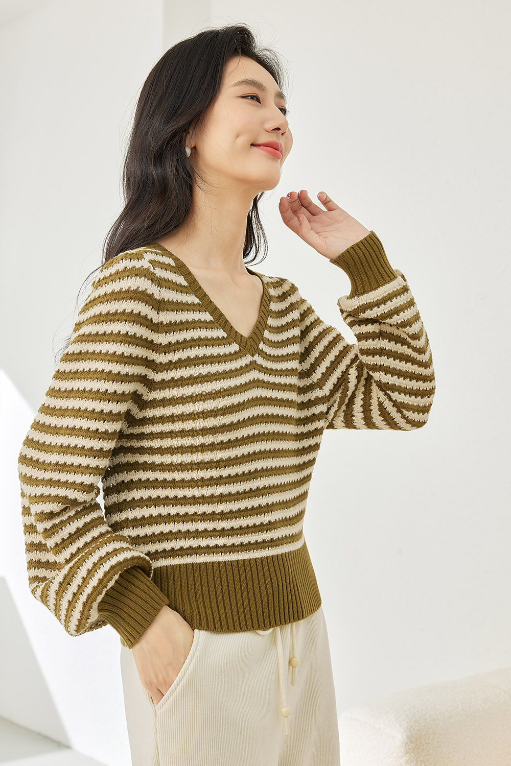 V-Neck Knit Sweater-VIMLYSTORE