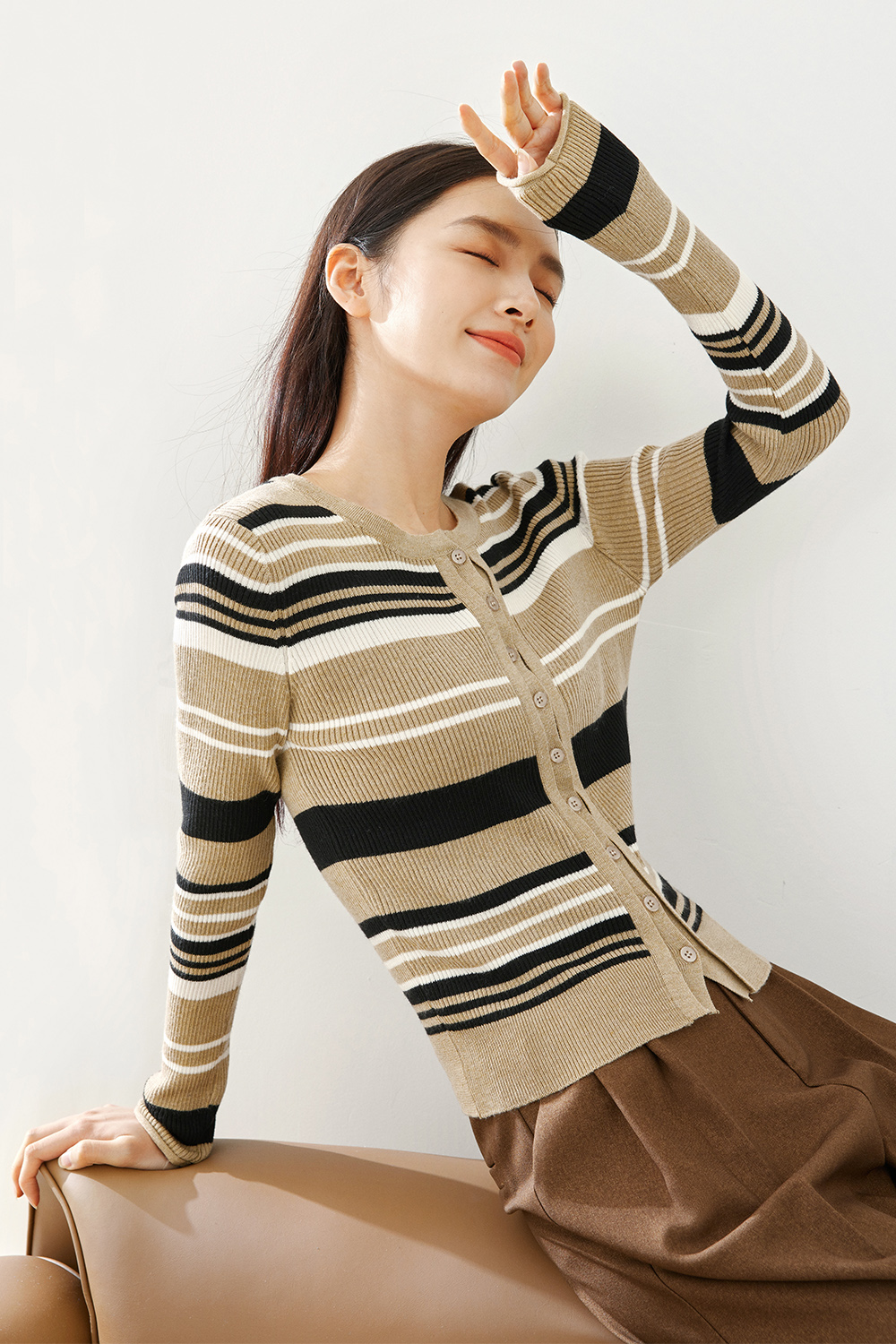Round Neck Striped Knit Sweater-VIMLYSTORE
