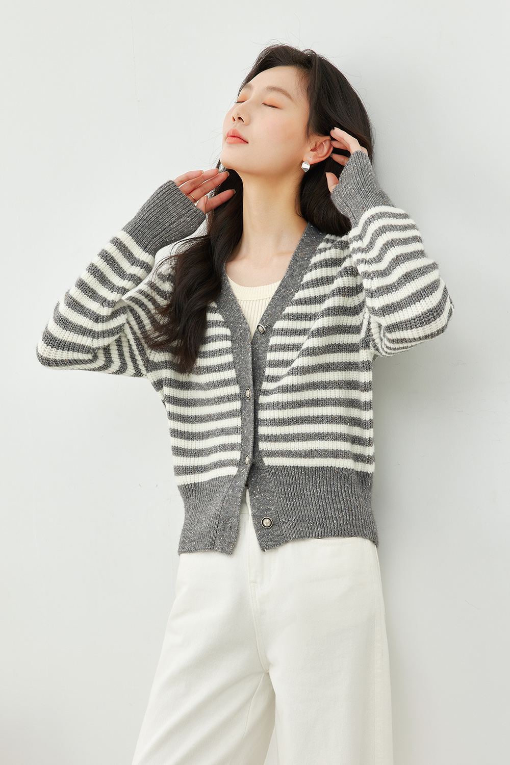 V-neck striped knitted cardigan-VIMLYSTORE