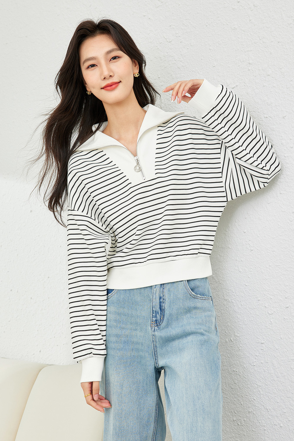 Fashionable Striped sweatshirt