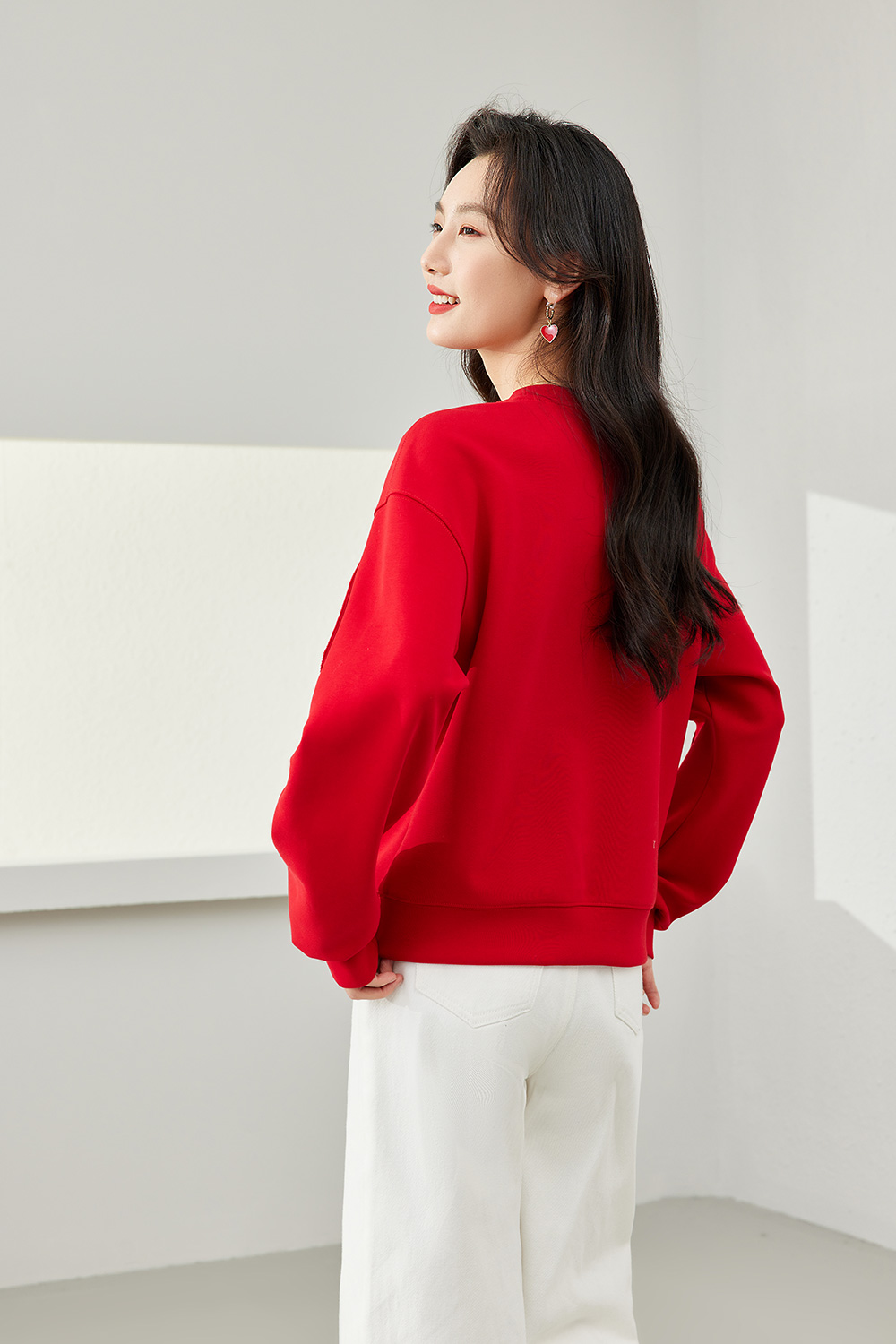 Unique embroidered round neck tops-VIMLYSTORE