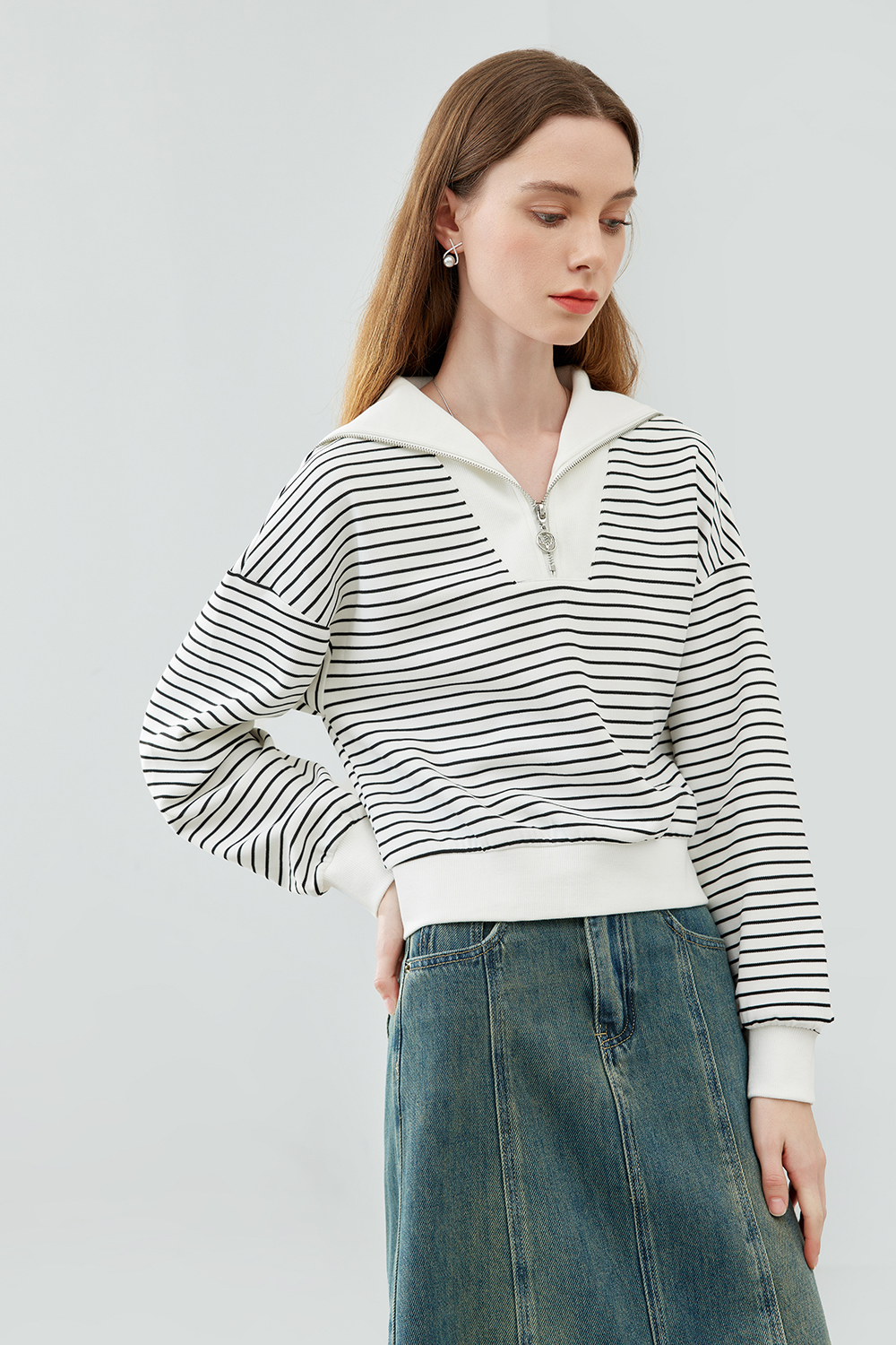 Fashionable Striped sweatshirt -