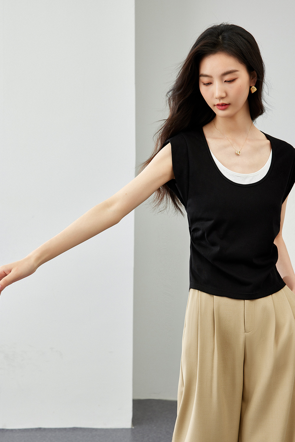 Fake Two-Piece Contrasting Color T-Shirts