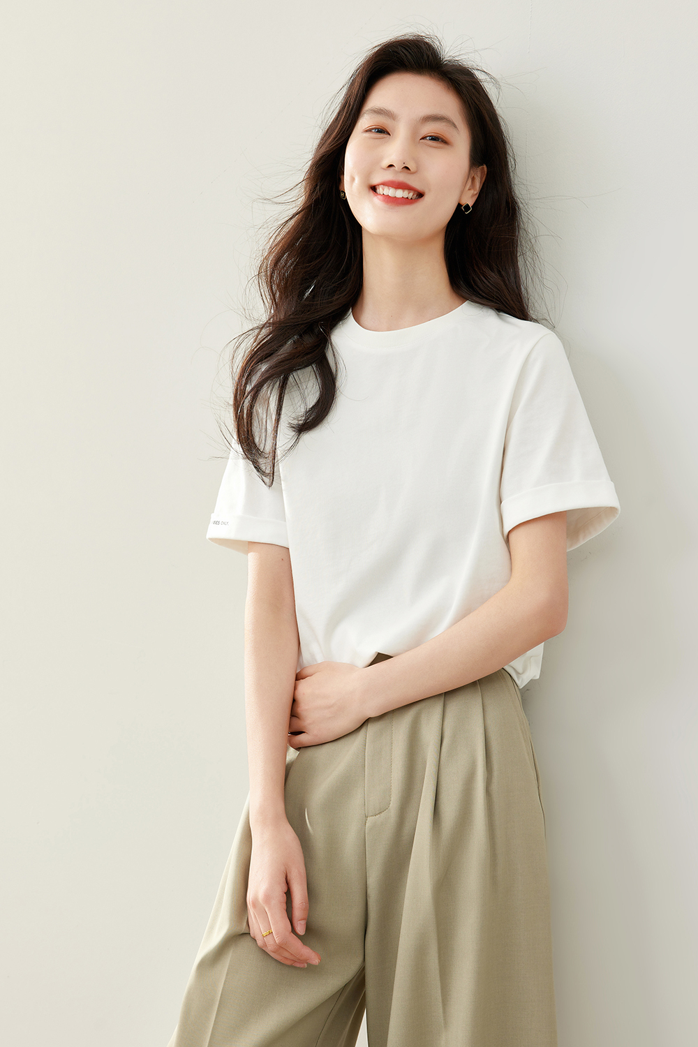 Simple Commuter Round Neck T-Shirt