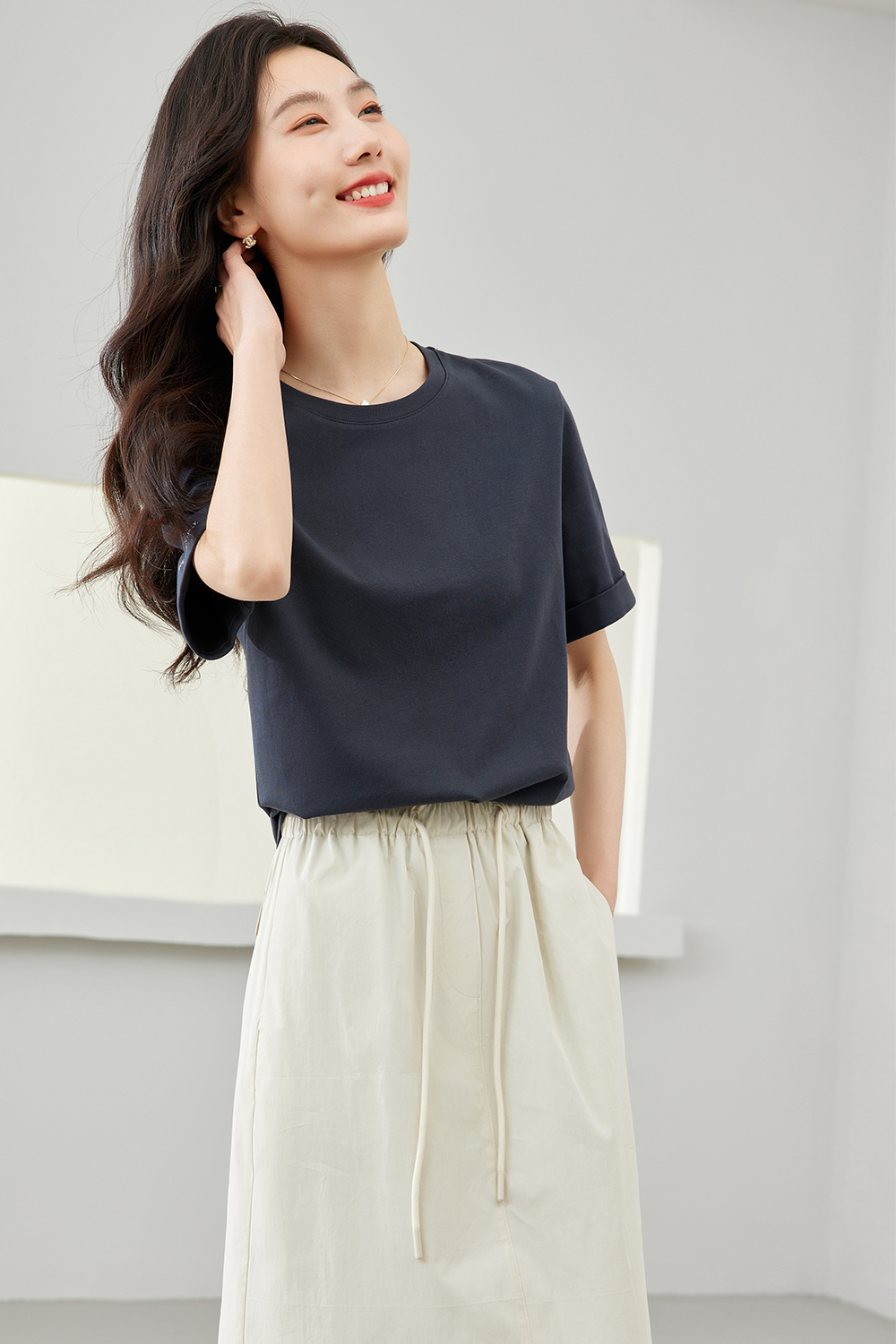 Simple Commuter Round Neck T-Shirt