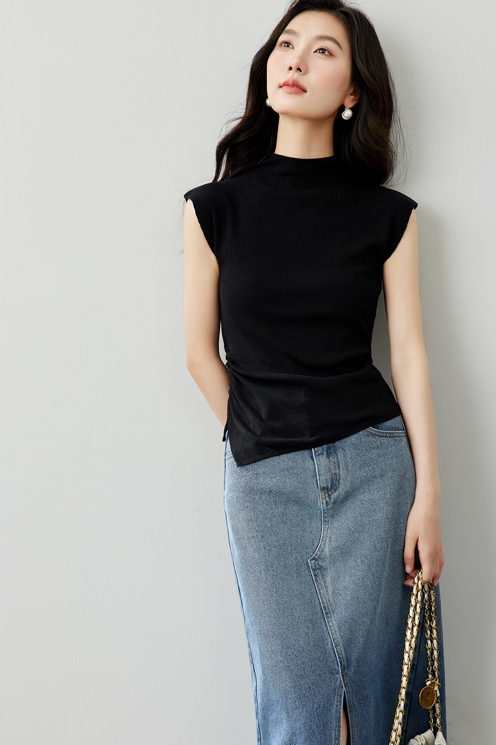 Half Turtleneck Sleeveless Solid Color Sweater