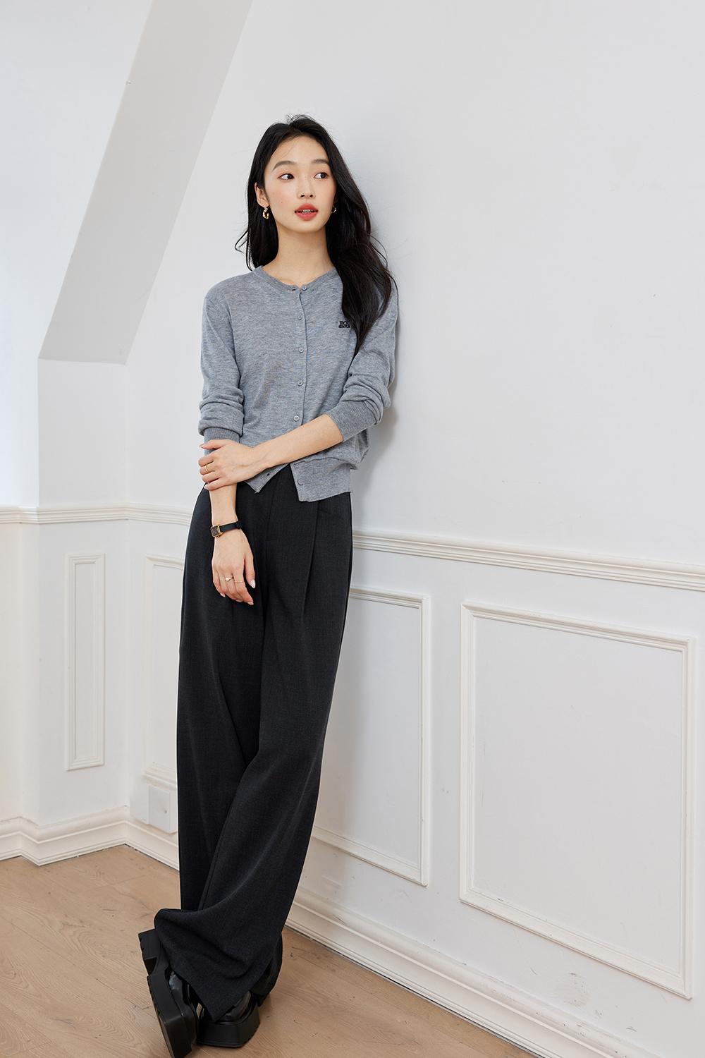 Soft And Waxy Embroidered Knitted Cardigan-VIMLYSTORE