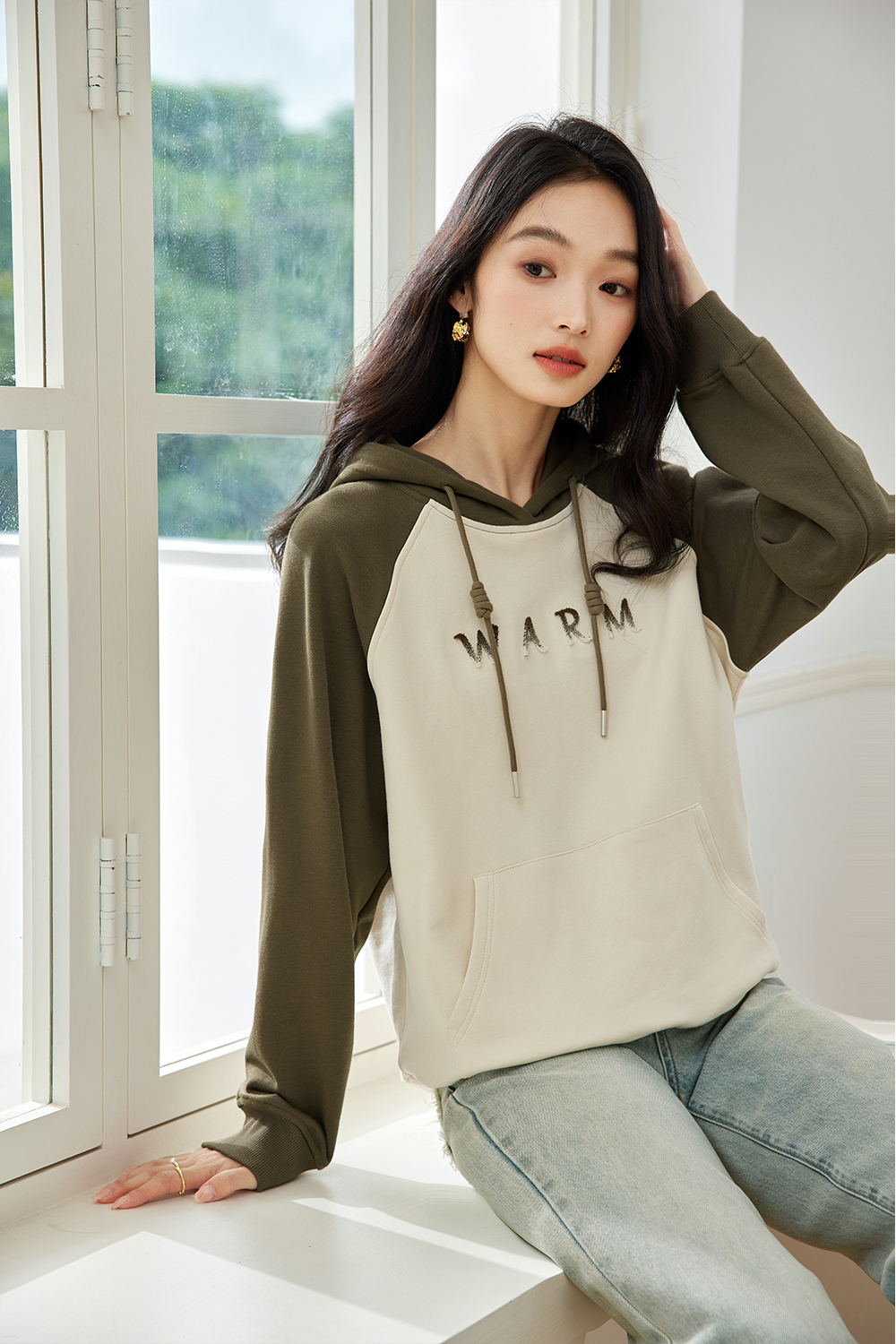 Retro contrasting color hooded sweatshirt