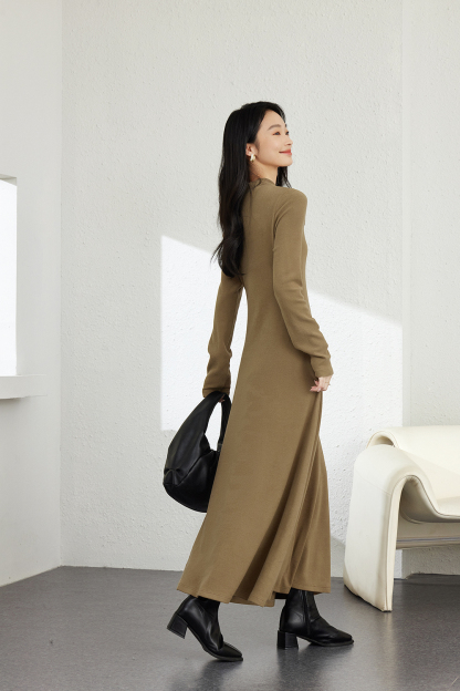 Inner waist-cinched knitted dress