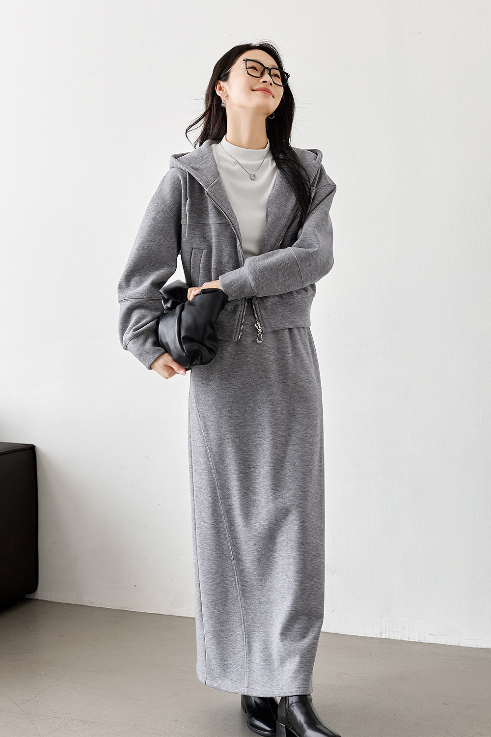 Fashionable loose hooded suit