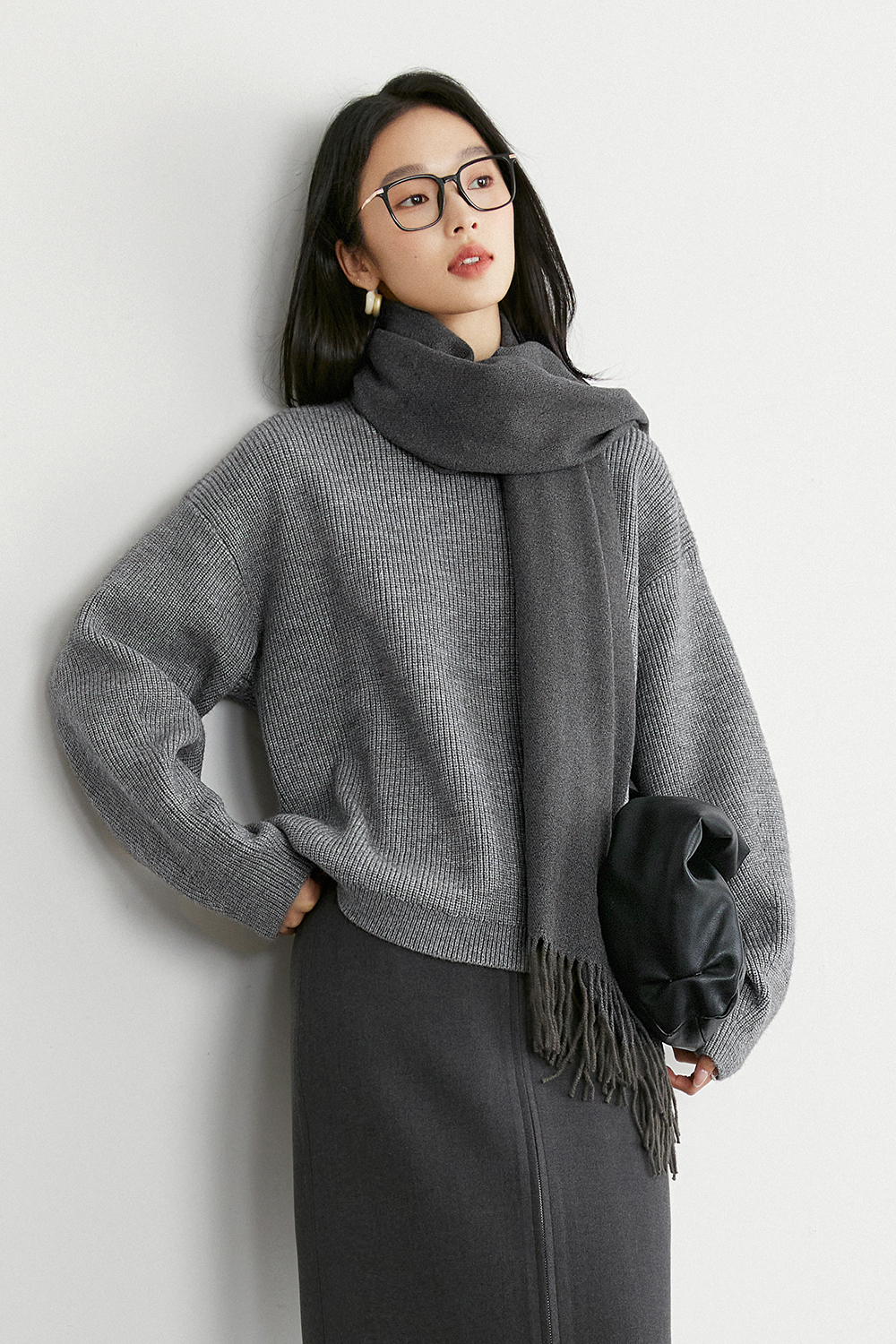 Minimalist gray round neck knitted sweater-VIMLYSTORE