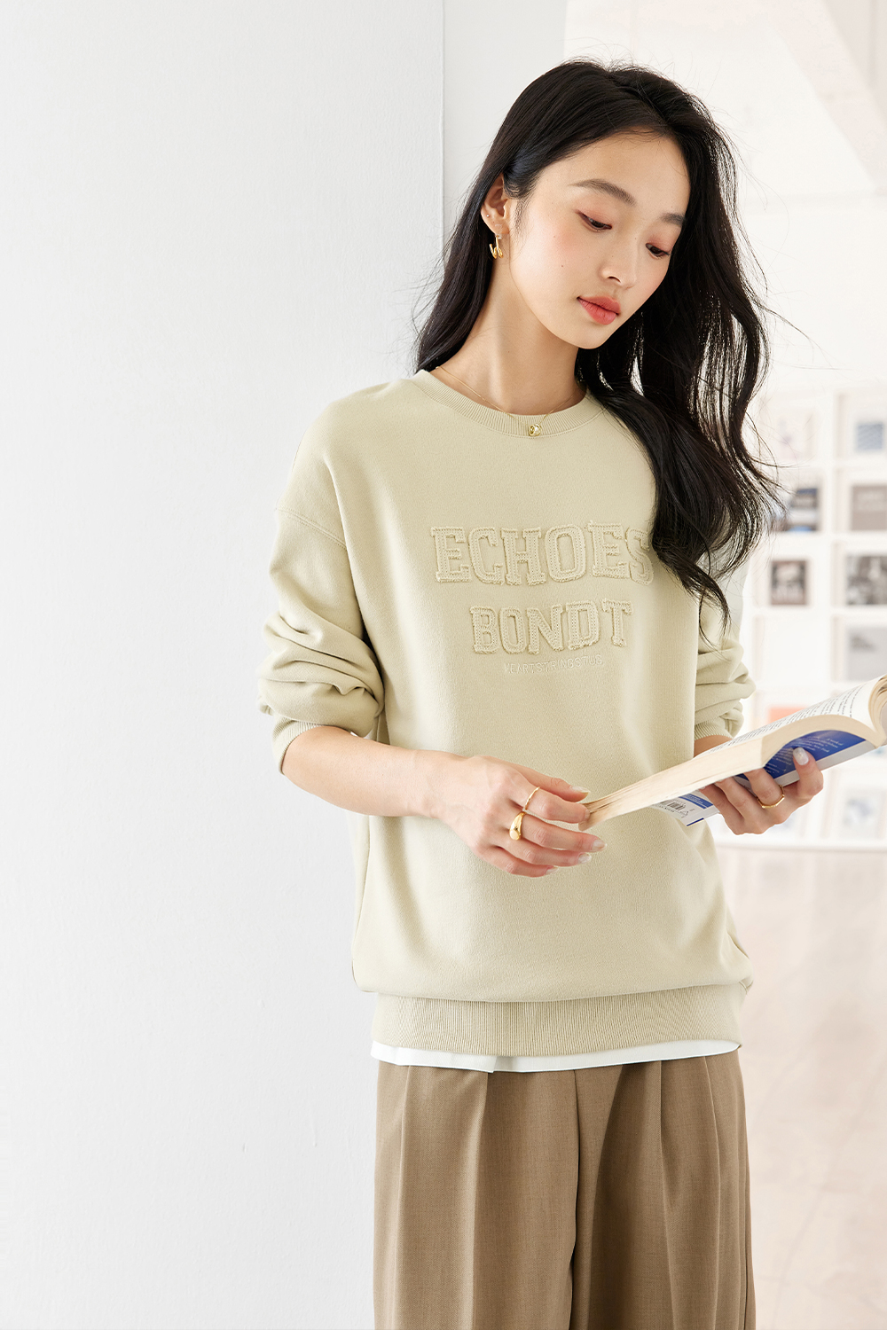 Exquisite patch embroidered casual sweatshirt-VIMLYSTORE