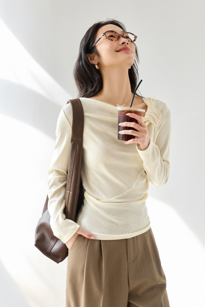 Simple Knotted Long-Sleeved T-Shirt
