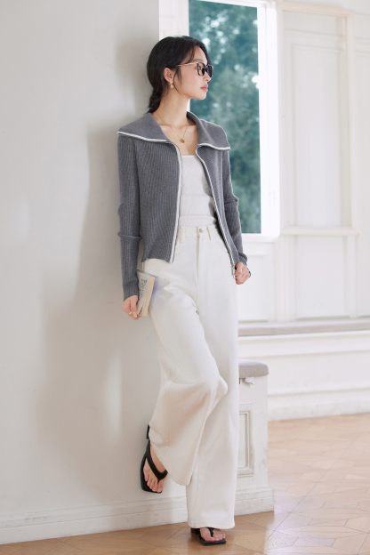 Minimal Contrast Color Knit Cardigan