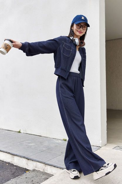 Contrasting Exposed Stitch Knitted Suit