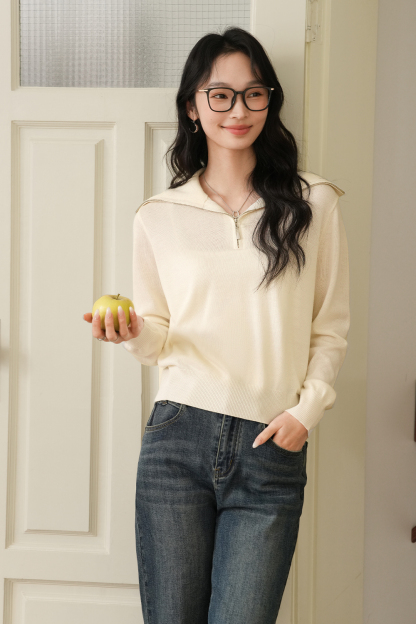 Simple Zippered Knitwear
