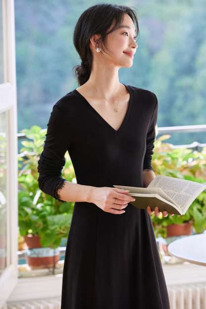 Elegant Black Lace Hem Dress