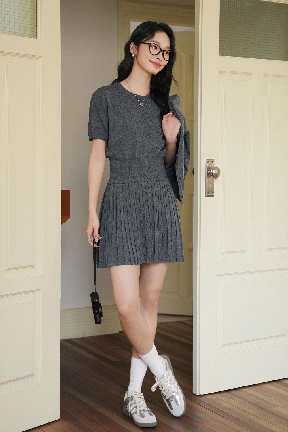 Low-Key Grey Knitted Three-Piece Suit