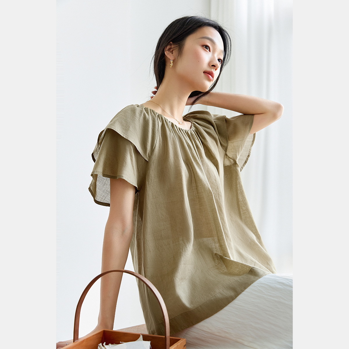 Solid Color Cotton And Linen Short-Sleeved Shirt