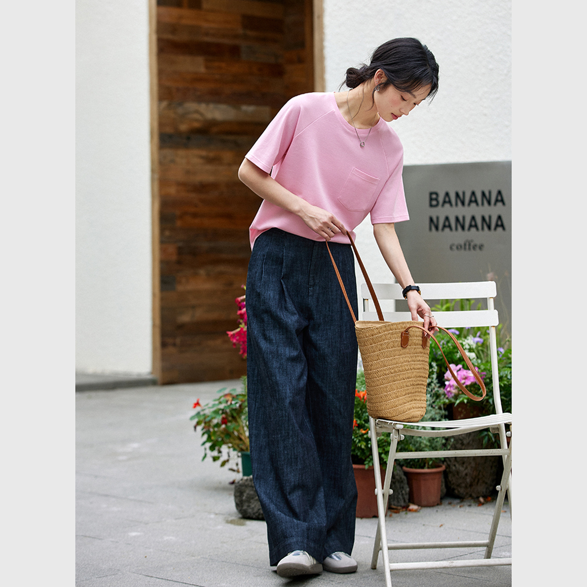 Loose T-Shirt With Patch Pockets