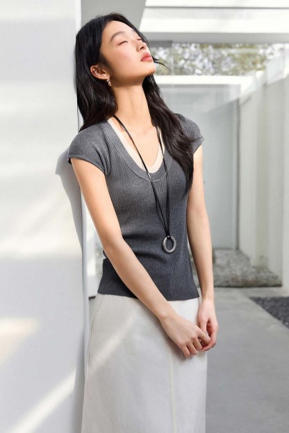 Minimalist Contrast Color Slim Sweater