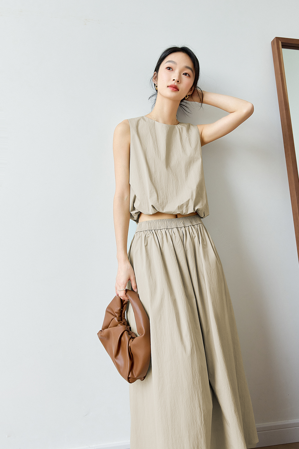 Round Neck Sleeveless Skirt Suit