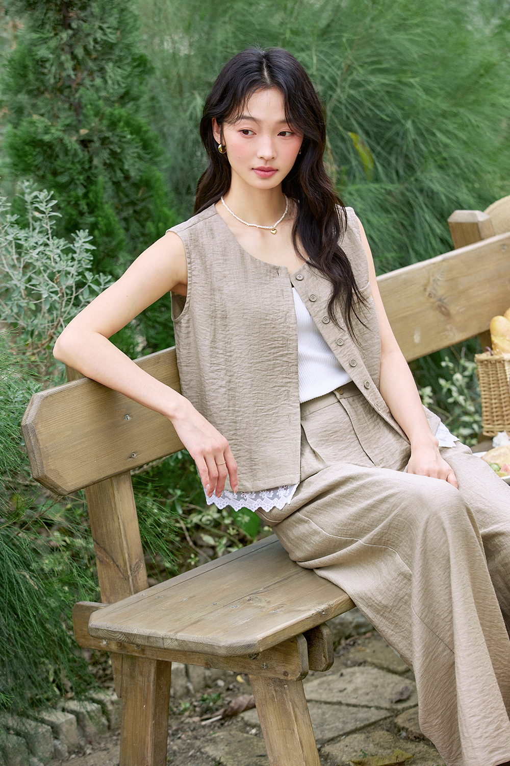 Wrinkled Lace Vest Suit