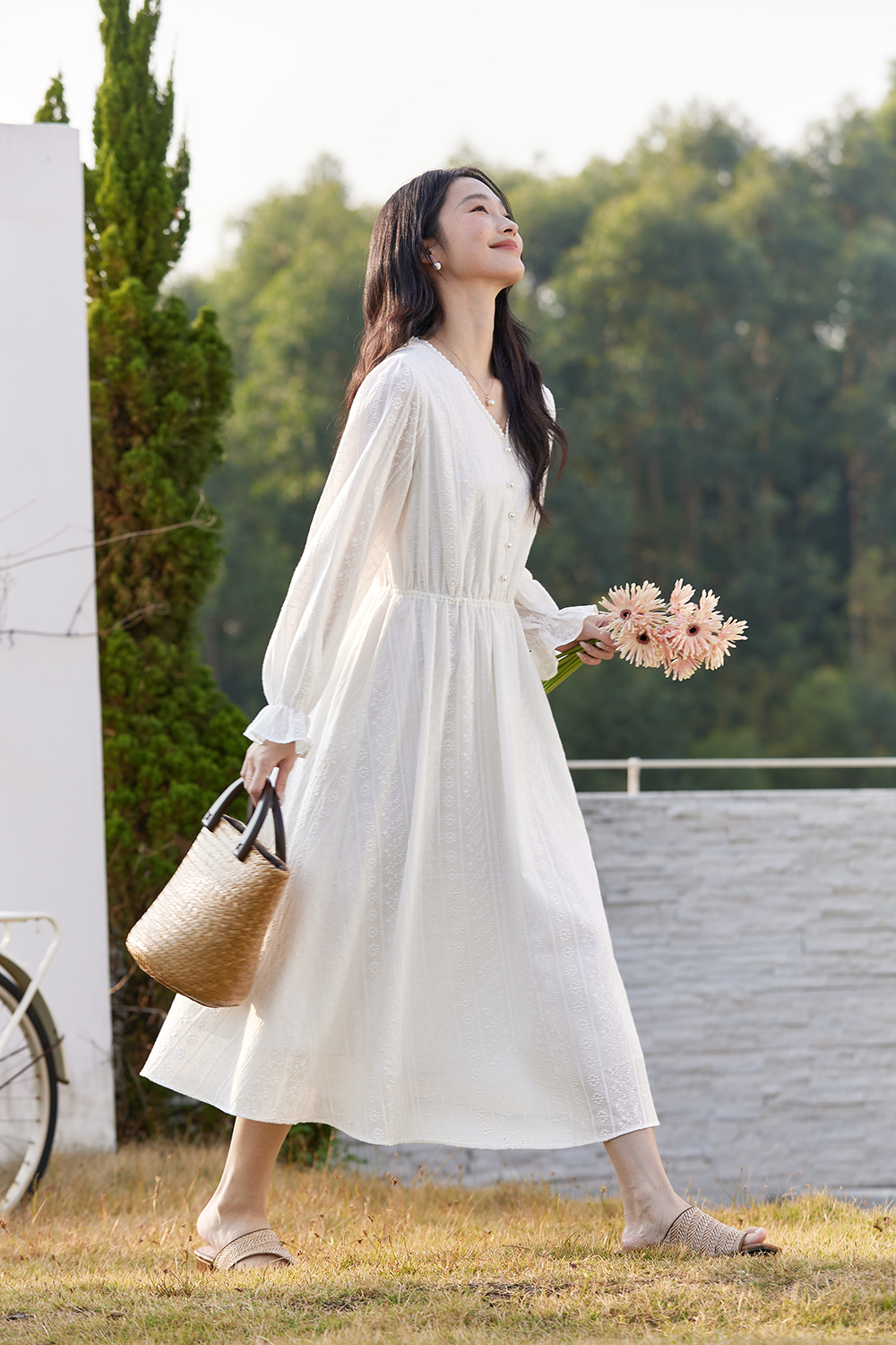 Luxe White Cotton V-Neck Dress with Lace Embroidery & Belted Waist-VIMLYSTORE