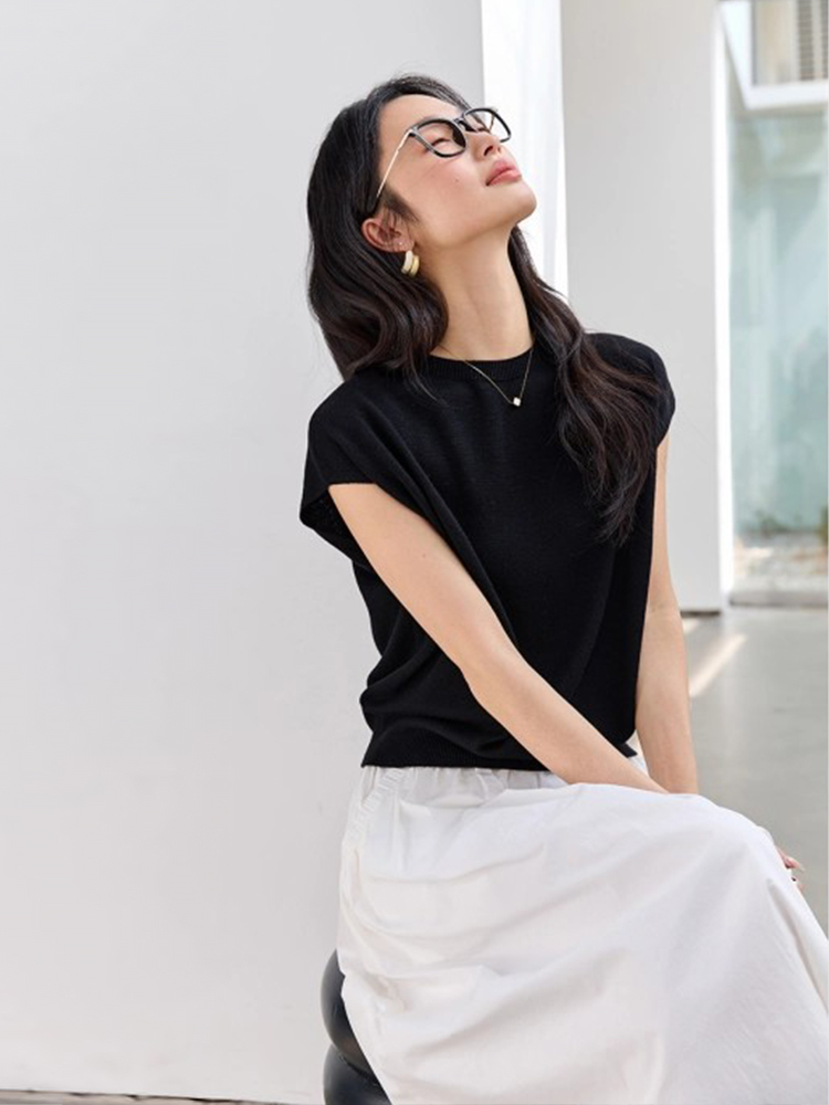 Sleeveless Round Neck Sweater-VIMLYSTORE