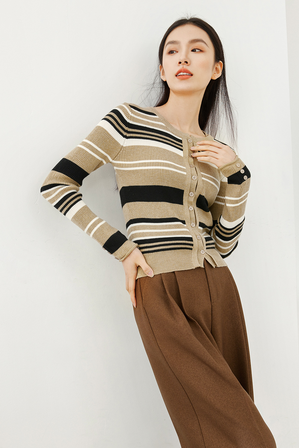 Round Neck Striped Knit Sweater-VIMLYSTORE