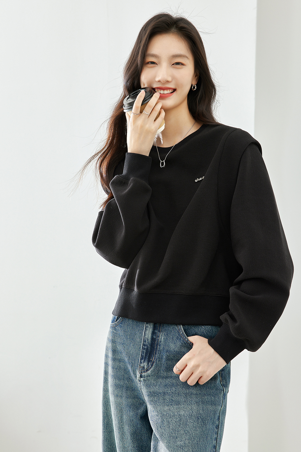 Solid color short hoodie